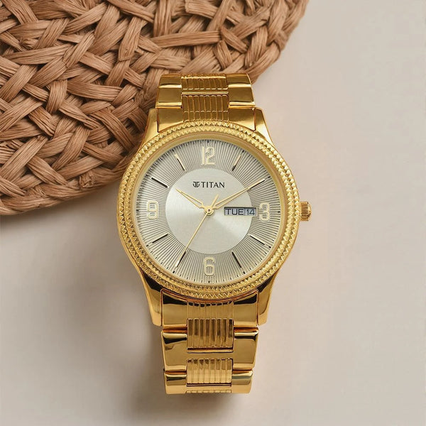 1 / 6   Titan 4.6 out of 5 star rating 4.6 103 Reviews Titan Quartz Analog Champagne Dial Stainless Steel Strap Watch for Men